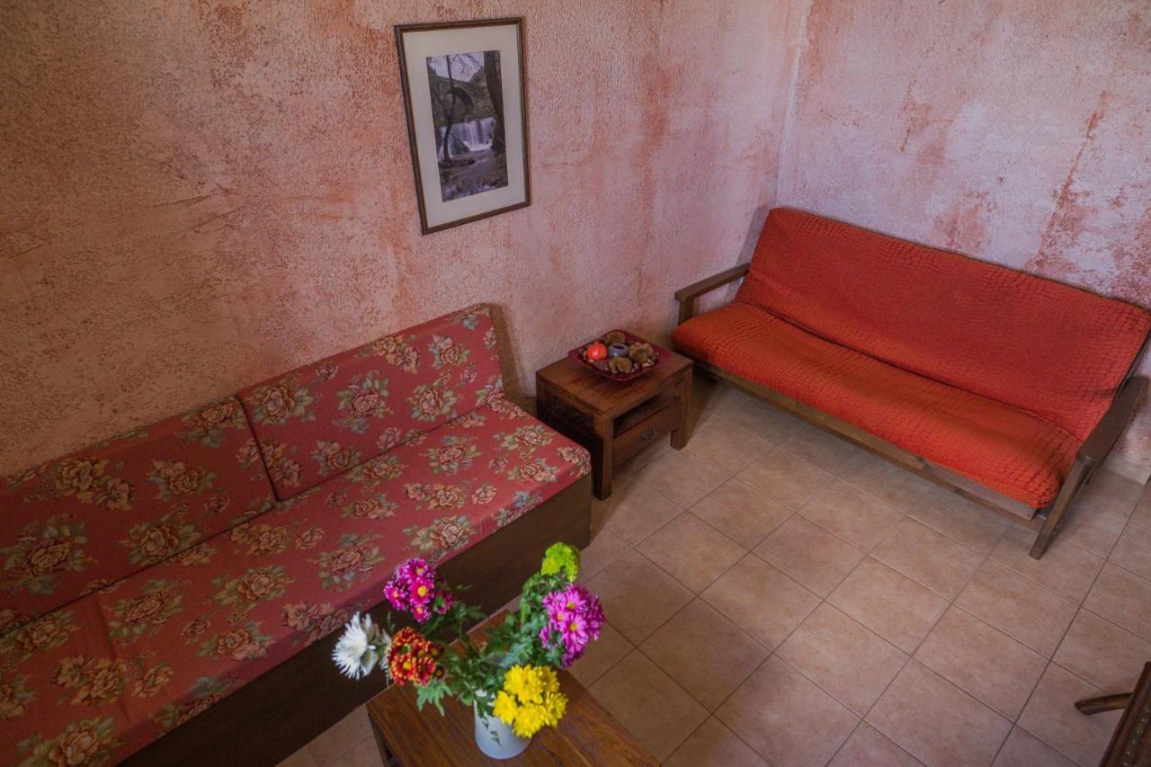 Xirokampi Faris Hotel מראה חיצוני תמונה